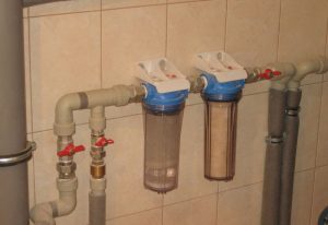 Установка проточного фильтра для воды в Заинске